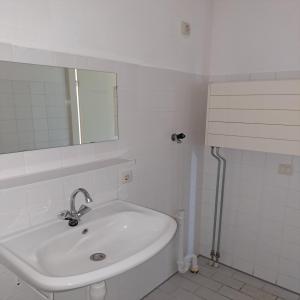 housePhoto