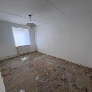housePhoto