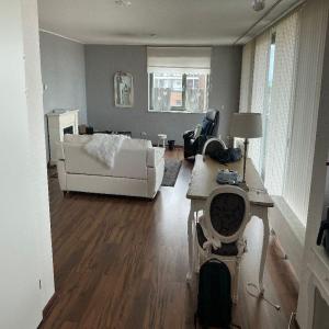 housePhoto
