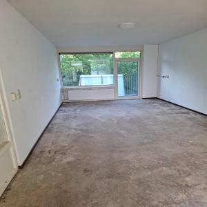 housePhoto