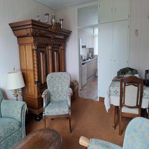 housePhoto