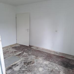 housePhoto