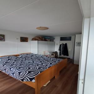 housePhoto