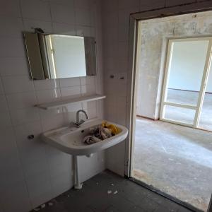 housePhoto