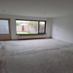housePhoto