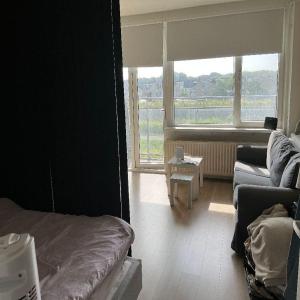 housePhoto